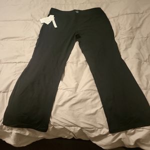 Brand new yoga pants